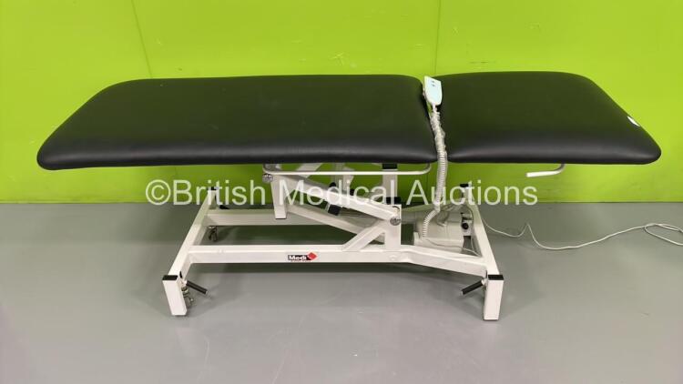 Medi-Plinth Electric Patient Examination Couch with Controller (Powers Up) *S/N NA*