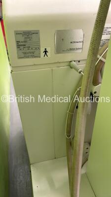 GE AMX 4 Plus IEC Mobile X-Ray Model No 2275938 (Powers Up with Donor Key - Key Not Included - Drives Only Message Displayed) *S/N 982294WK1* **Mfd 09/2003** - 15