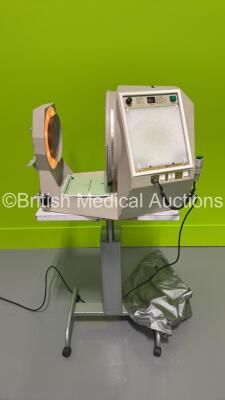 Clement Clarke Friedmann MK.2 Field Analyzer Model 5604001 on Stand (Powers Up with Good Bulb) *S/N 2131