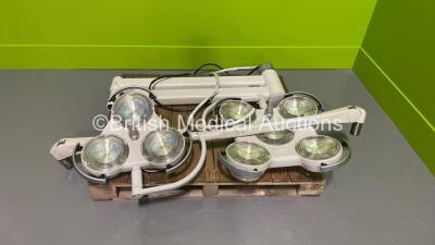 Hanaulux 2003 Dual Ceiling Mounted Operating Lights on Arms with Ceiling Mount