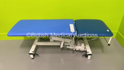 Plinth Co Electric Patient Examination Couch with Controller (Powers Up)