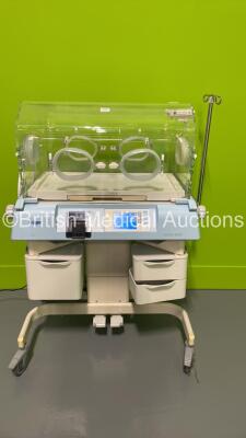 Drager Isolette 8000 Infant Incubator Version 4.11 (Powers Up)