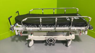 Huntleigh Lifeguard Hydraulic Patient Trolley with Mattress (Hydraulics Tested Working) *A/N 25369*