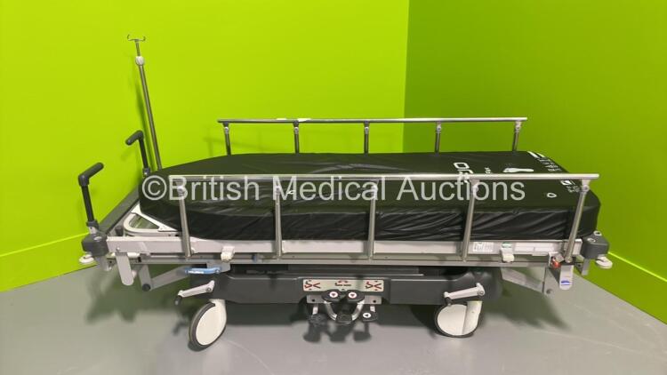 Huntleigh Lifeguard Hydraulic Patient Trolley with Mattress (Hydraulics Tested Working) *A/N 25494*