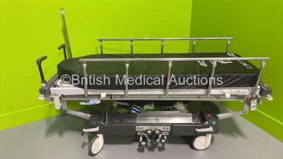 Huntleigh Lifeguard Hydraulic Patient Trolley with Mattress (Hydraulics Tested Working) *A/N 25483*