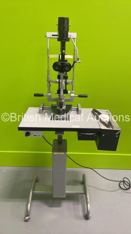 Haag Streit Bern SL900 Slit Lamp with Binoculars, 2 x 10x Eyepieces and Chin Rest (Powers Up - No Bulb - Missing Storage Compartment Cover - See Pictures) *S/N U90023435*