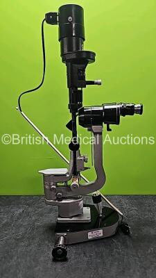 Haag Streit Bern AG 900 Slit Lamp (Untested Due to Foreign Lead) with Binoculars and 2 x 10 x Eyepieces *NA* - 10