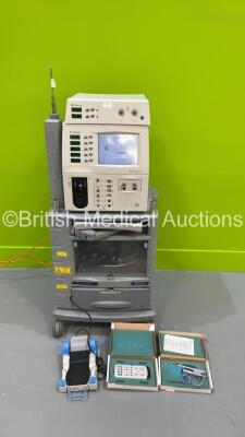 Alcon Surgical Accurus 800CS Phaco Machine with Accurus Brightness Illuminator, Alcon Footswitch, Alcon Fragmentation Handpiece and Alcon Remote Control (Powers Up) * Mfd 2007 *