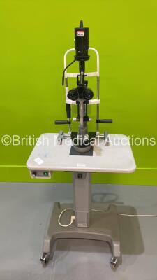 Haag Streit Bern SL900 Slit Lamp with 2 x 10x Eyepieces and Chin Rest on Hydraulic Table (Powers Up with Good Bulb) *900.1.17.3611* (S)