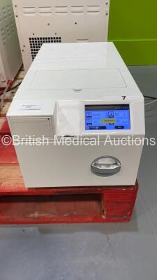 MDS Medical LFSS03AA Steam Sterilizer (Powers Up)