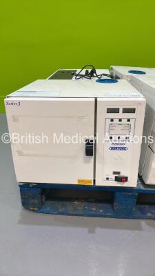 Burtons Series 3 Autoclave (Powers Up)