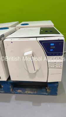 MDS LF-12L Steam Sterilizer (Powers Up)