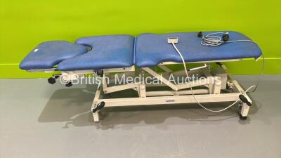 Akron Electric Gyne Couch with Controller (Powers Up) *S/N 11371*