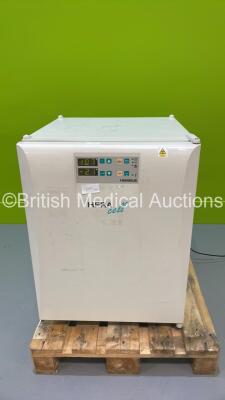 Heraeus Hera Cell Incubator with Stand (Powers Up)