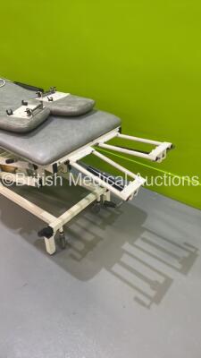 Huntleigh Akron Electric Patient Examination Couch with Controller (Powers Up) *LP* - 5