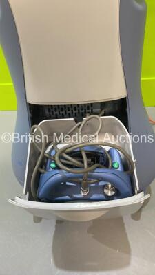 Alcon Infiniti with Ozil Aqualase Vision System/Phacoemulsifier Ref 210-0000-511 REL_02.06 with Footswitch (Powers Up) * Mfd 2011* - 4