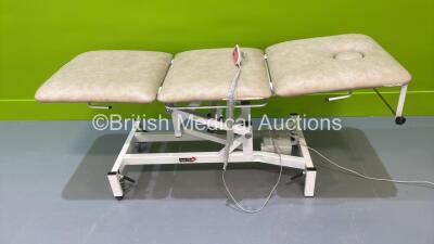 MediPlinth Electric 3 Way Patient Examination Couch with Controller (Powers Up)