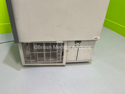 Kendro Revco ULT2586-9SI-W34 Ultimate II Freezer (Powers Up -Missing Side Panel -See Pictures) - 11