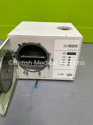 Eschmann Little Sister 3 Autoclave (Powers Up) - 2