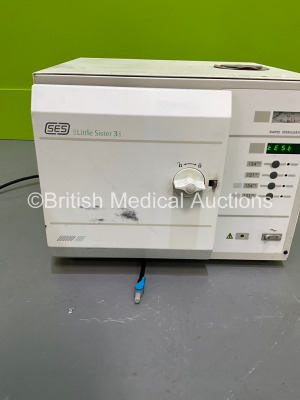 Eschmann Little Sister 3 Autoclave (Powers Up) - 3