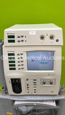 Alcon Surgical Accurus 800CS Phaco Machine with Accurus Brightness Illuminator, Alcon Footswitch, Alcon Fragmentation Handpiece and Alcon Remote Control (Powers Up) * Mfd 2007 * - 2