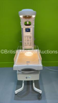 GE Panda iRes Bedded Warmer with Mattress (Powers Up - 1 x Wheel Damaged / Missing - See Pictures)