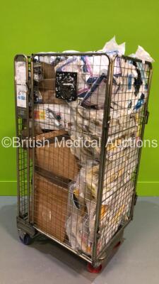 Job Lot of Consumables Including Ambu Neck Restraints, Surgical Gowns and Laryngoscope Blades (Cage Not Included) - 3