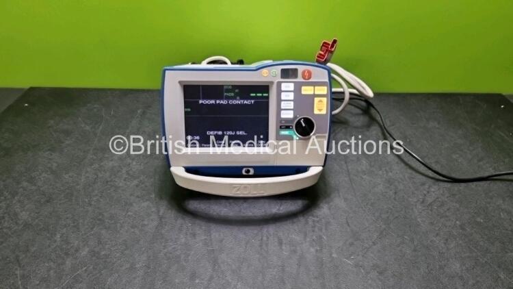 Zoll R Series Plus Defibrillator / Monitor (Powers Up) Including Pacer, ECG and Printer Options with Paddle Lead *SN AF08L0066471*