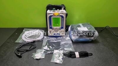 Zoll Z-Vent 731 Series Ventilator *Mfd 2019* EMV Version 05.22.00, SPM Version 05.20.00, Hours of Operation - 6 Minutes (Powers Up - Like New) In Case with 1 x Infants Circuit Kit Ref 499-0027-0, 1 x Hose Ref HA1DSX1.B and 1 x AC / DC Power Supply *SN (21