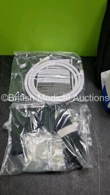 Zoll Z-Vent 731 Series Ventilator *Mfd 2019* EMV Version 05.22.00, SPM Version 05.20.00, Hours of Operation - 12 Minutes (Powers Up - Like New) In Case with 1 x Infants Circuit Kit Ref 499-0027-0, 1 x Hose Ref HA1DSX1.B and 1 x AC / DC Power Supply *SN (2 - 5