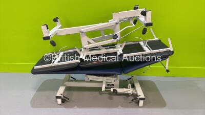 2 x Plinth Hydraulic Patient Couches (Both Tested Working) *502HM14051182*