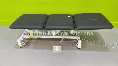 Addax Medical 3-Way Electric Patient Couch with Controller (Powers Up - Tested Working in Excellent Conditon) 