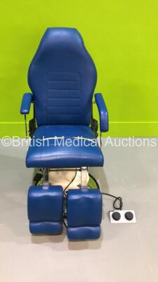 Belmont BTY Dental Chair with Foot Controller (Powers Up - Damage to Cushion - See Pictures) *S/N 030381*