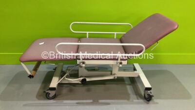 Plinth 2000 Hydraulic 3 Way Patient Couch (Hydraulics Tested Working - Headrest Will not Raise / Lower - See Pictures) *S/N 00311031081819*