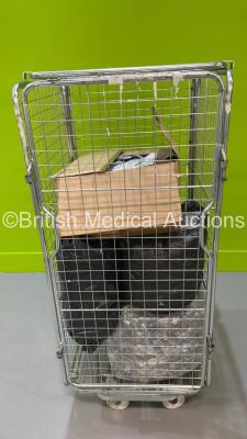 Large Quantity of Thomas Select Adult Tube Holders and Intersurgical Anaesthetic Face Masks *Cage Not Included*