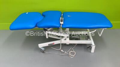 Medi-Plinth Electric 3 Way Patient Examination Couch with Controller (Powers Up - Rip to Cushion - See Pictures)