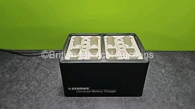 Synthes Universal Battery Charger (Powers Up and Damaged Power Port - See Photo) *SN 45131*