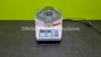 Hettich Zentrifugen EBA 20 Centrifuge (Powers Up) *SN 0101028*