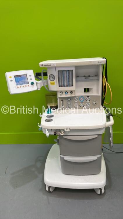 Datex-Ohmeda S/5 Aespire Anaesthesia Machine with Datex-Ohmeda 7100 Ventilator Software Version 2.0, Bellows, Absorber and Hoses (Powers Up) *S/N AMXP00454*