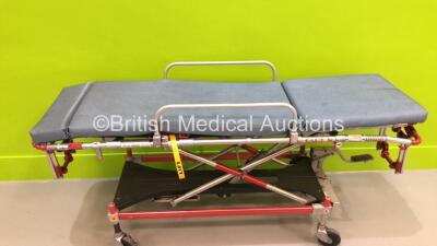 Ferno Falcon Hydraulic Ambulance Stretcher with Mattress (Hydraulics Tested Working)