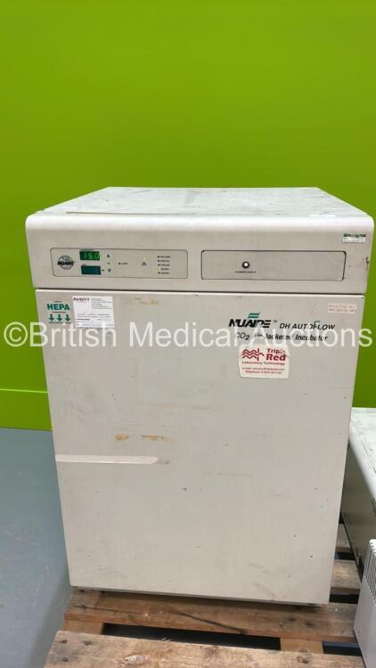 Nuaire DH Autoflow CO2 Air-Jacketed Incubator (Powers Up)