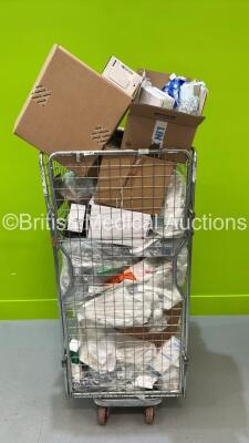 Cage of Mixed Consumables Including Intersurgical EcoLite Oxygen Masks, Intersurgical 2 Litre Reservoir Bags and Smiths Medical Epidural Flat Filters (Cage Not Included)