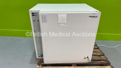 Heraeus BB 6220 Incubator (Powers Up)