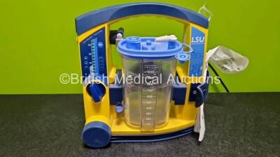 Laerdal LSU Suction Unit *Mfd - 2015* (Powers Up) with Suction Cup *SN 78051578615* - 2