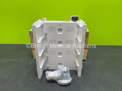 MedCaptain HP-80 Cabinet / Workstation Including Pole Clamp (Like New in Box) *SN 90020120040380*