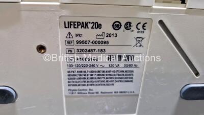 Physio Control Medtronic Lifepak 20e Defibrillator / Monitor *Mfd - 2013* (Powers Up) Including, Pacer ECG and Printer Options and 1 x Li-ion Battery *gl* - 6