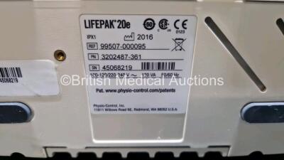 Physio Control Medtronic Lifepak 20e Defibrillator / Monitor *Mfd - 2016* (Powers Up) Including, Pacer ECG and Printer Options and 1 x Li-ion Battery - 6