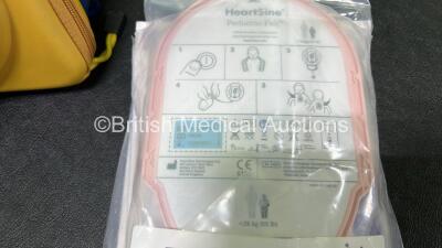 HeartSine Samaritan PAD SAM 300P Defibrillator in Carry Case with 1 x PAD-PAK-03 Lithium Battery / Electrode Pack and 1 x PAD-PAK-04 Lithium Battery / Electrode Pack *Expire 2025 / 2026* (Powers Up) *SN 11C00300884* - 6