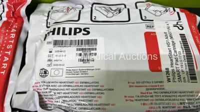 Job Lot Including 7 x Philips M3713A Electrode Pad Packs *2 in Date, 5 x Expired 02/2024* and 3 x Philips M5071A Smart Pad Cartridges *All in Date* - 6