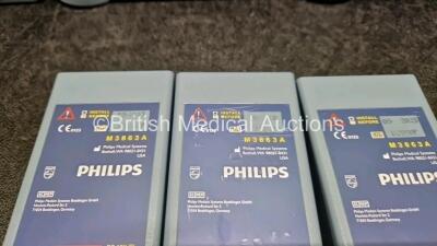 3 x Laerdal FR2+ Defibrillators (All Power Up) in Case with 3 x M3863A LiMnO2 Batteries *Install Before - 2027 / 2010 / 2025* - 5